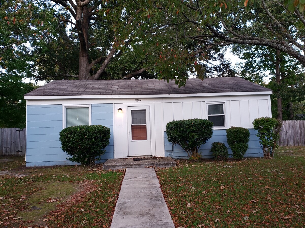 Photo - 8104 Wickham Ave