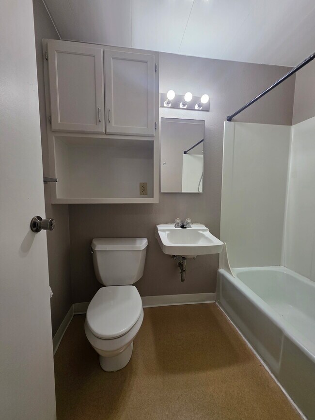 Photo - Liberty Lights Apartments B Unit 13