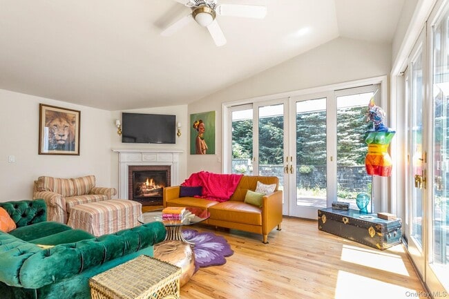 Photo - 20-22-22 Bel Air Dr