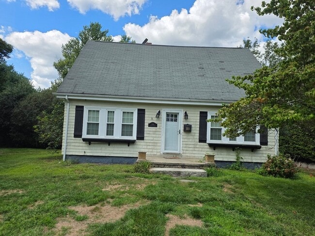 908 Hancock St