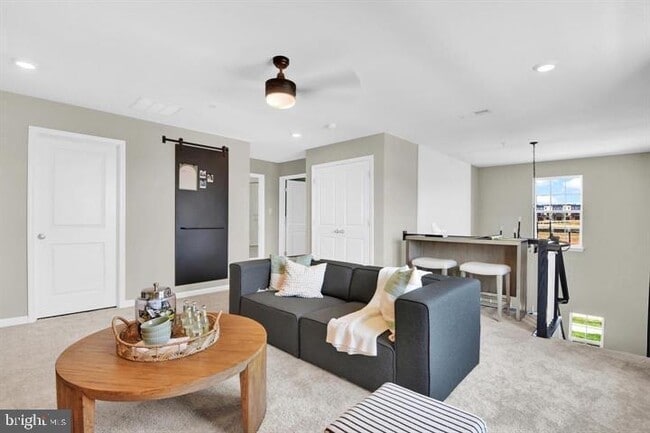 Photo - 491 Hanson St