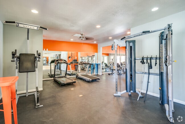 FITNESS CENTER - Valencia Park