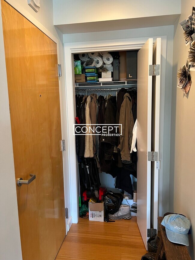 Photo - 1661 Washington St Unidad 302