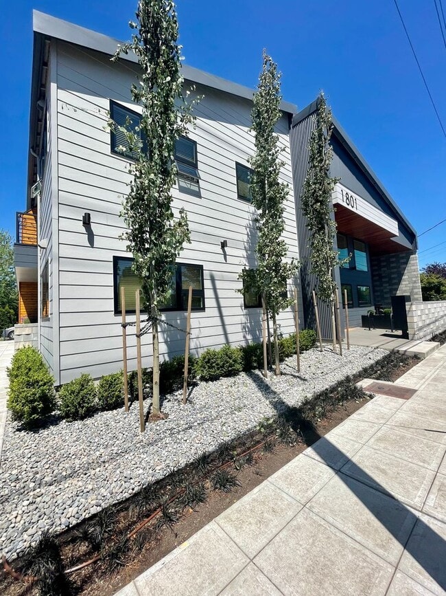 Photo - Midtown Studio - Blocks to Downtown Unit 103