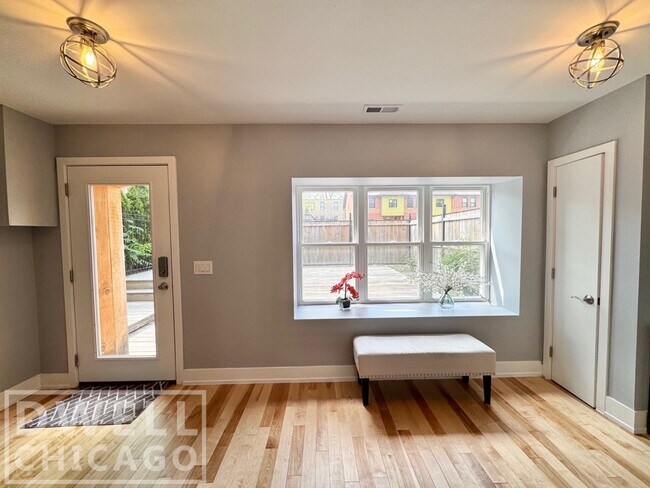 Photo - 2550 W Thomas St