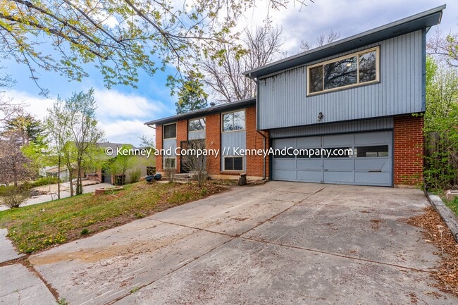 Building Photo - 1421 Querida Dr