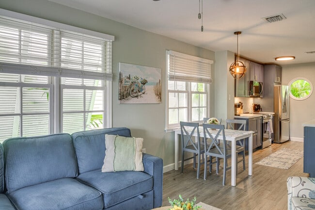 Building Photo - 28 Merganser Ln Unit ID1307038P