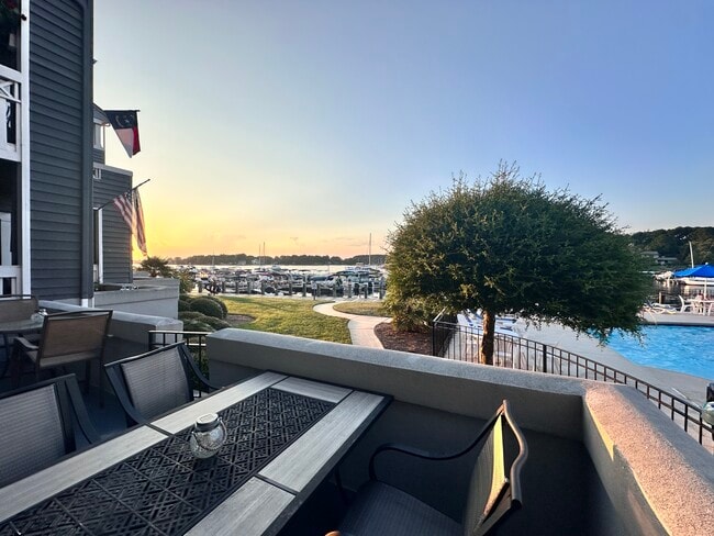 Photo - 18713 Vineyard Point Ln Unit Lakefront Ground Floor 2B