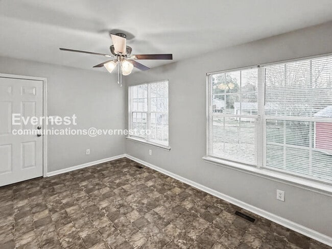 Photo - 3056 Highland Dr