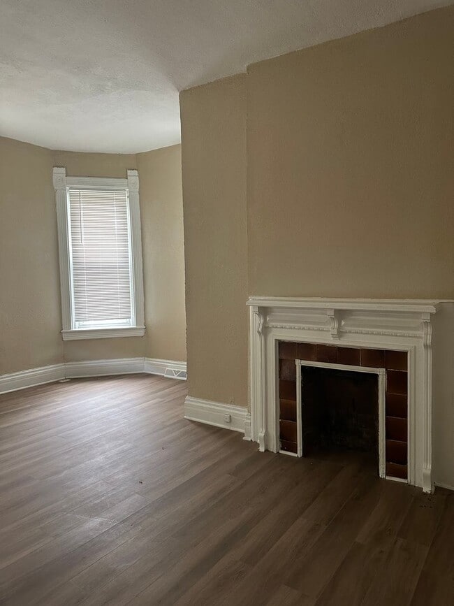814 Elmwood Ave Unidad 814 Elmwood Ave, Unit 2