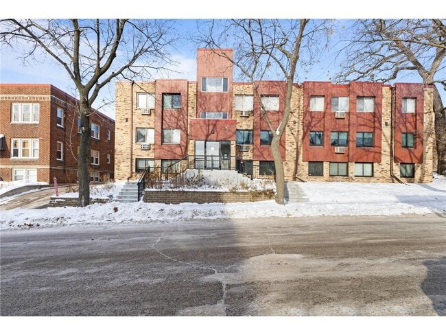 520 Ridgewood Ave Unit 4