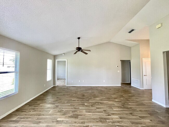 Photo - Cute 4/2 WEDGEFIELD HOME IN GOLF COURSE COMMUNITY