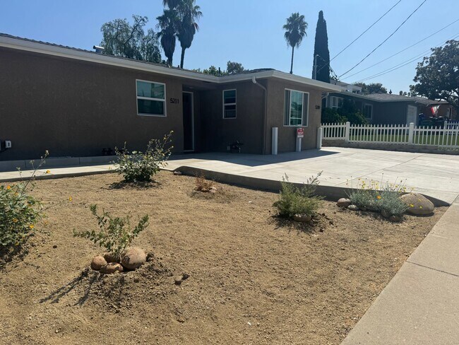 Photo - TIPTON STREET DUPLEX 5209-5211 Unit 5211