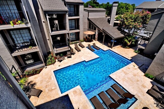 Photo - 6910 Skillman St