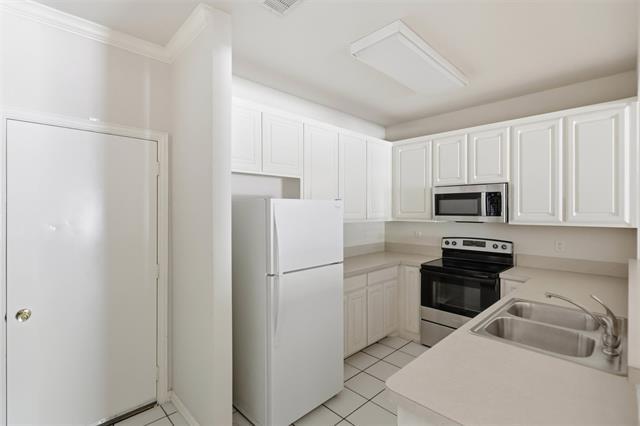 Photo - 121 Wildwood Ct