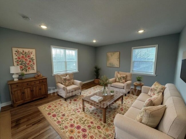 Photo - 300 E Gregory Blvd