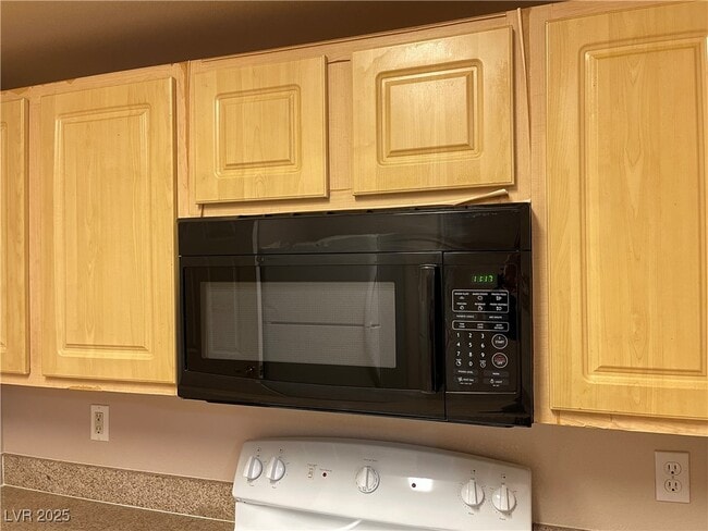 Building Photo - 8000 W Badura Ave Unit 1013 Rental
