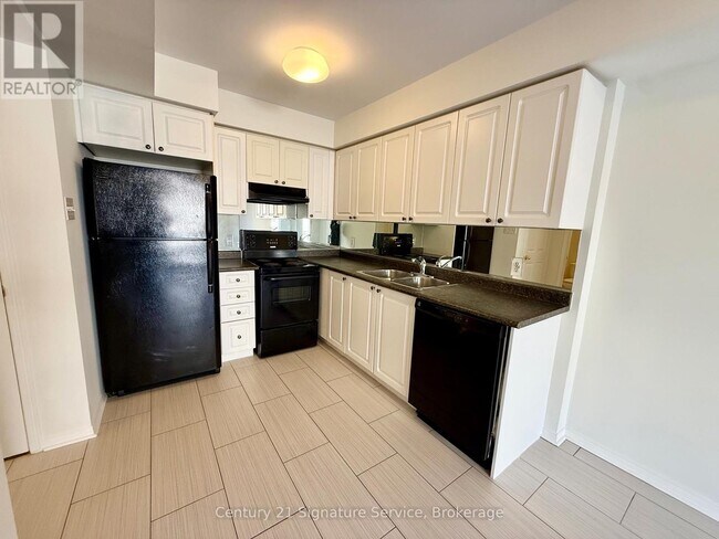 Photo - 4975 Southampton Dr