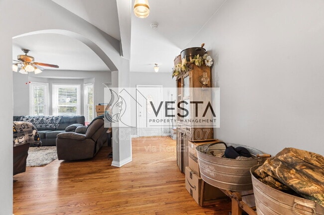 Photo - 241 N Main St