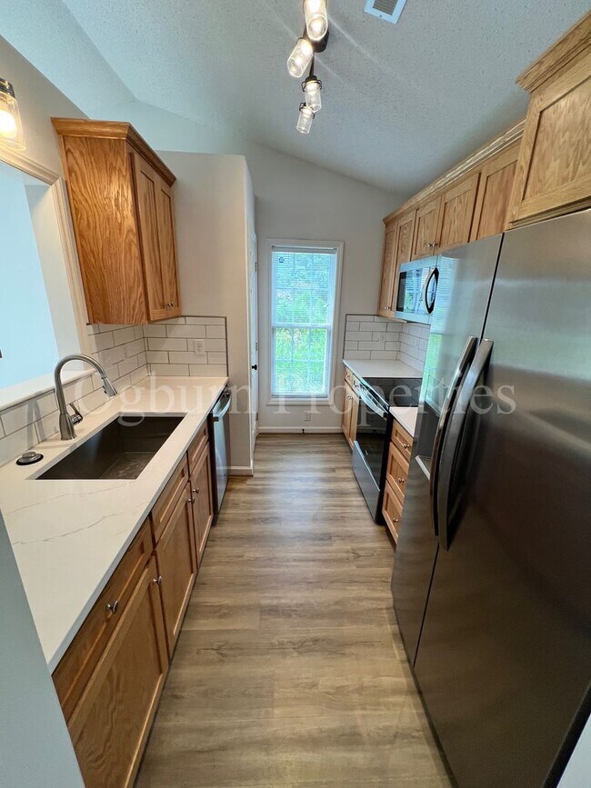 Photo - 3578 Milhaven Rd