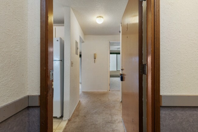 Photo - Spacious 1 Bedroom Apartment w/ Parking in Briercrest Unit 2