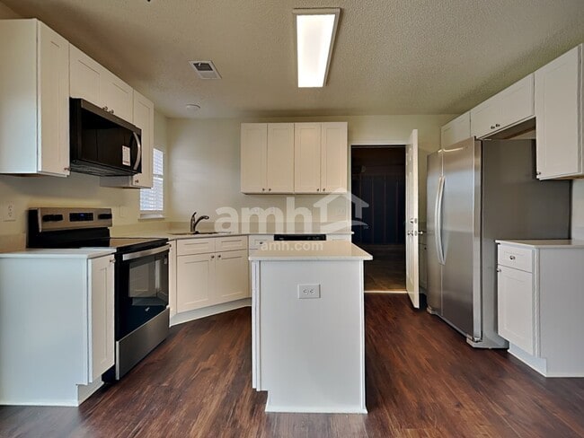 Photo - 7026 Blithe Low Pl