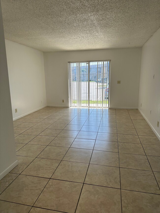 Photo - 1846 Abbey Rd Unit Q-108