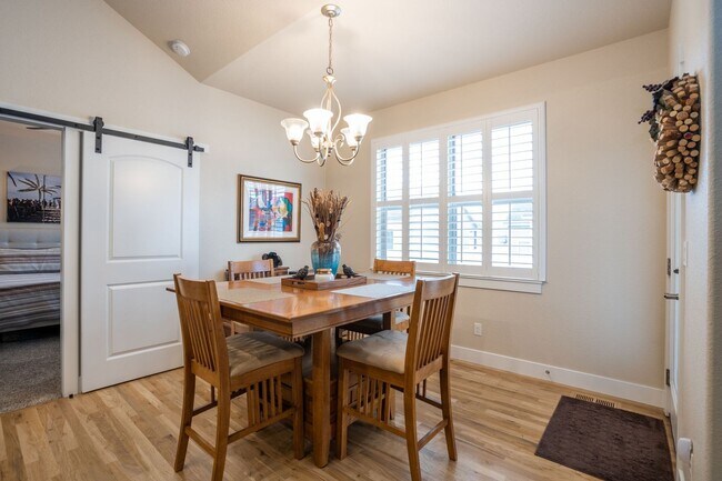 Photo - Stunning 5 bed 3.5 Bath Home in Thomas Hei...