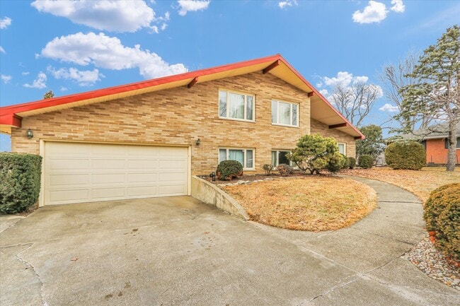 Photo - 1803 Golfview Dr