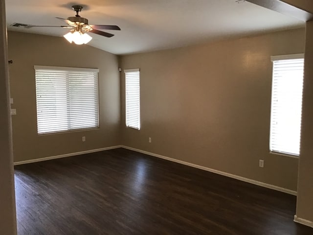 Photo - 10338 W Wood St