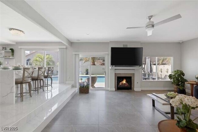 Photo - 442 Staghorn Pass Ave