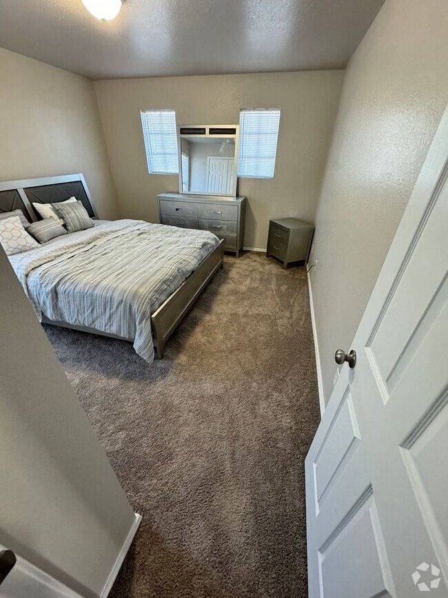 Building Photo - 3103 Redbud Dr Rental