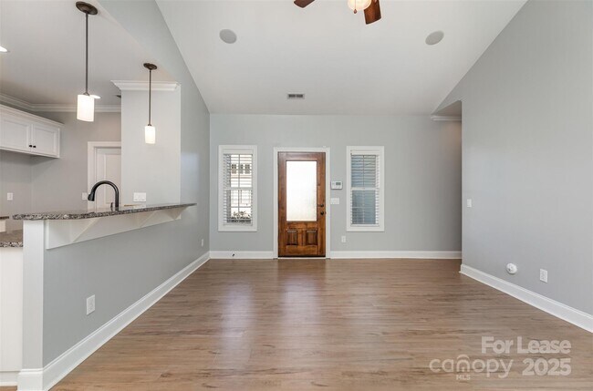 Photo - 540 Greystone Rd