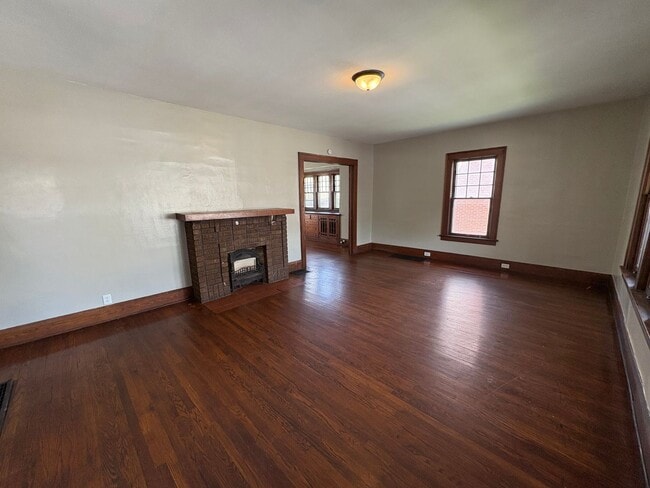 Photo - Spacious 3 Bedroom Home on Sylvania for Rent