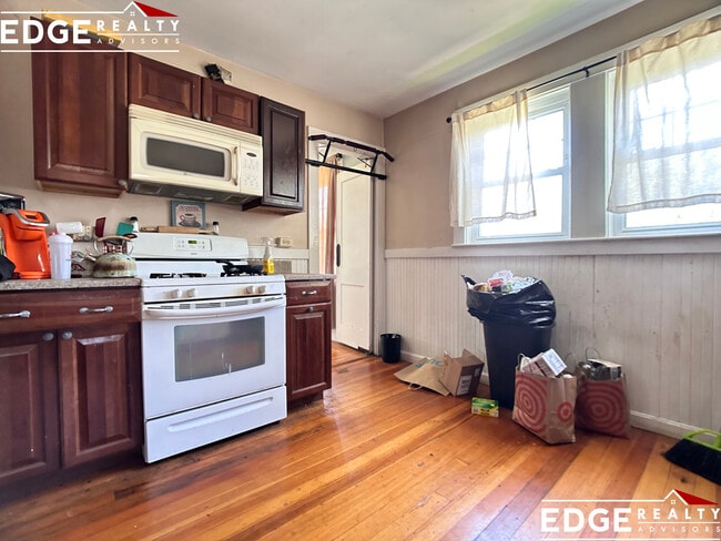 Photo - 77 Hunnewell Ave Unit 2