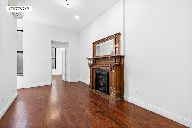 Building Photo - 2032 5th Ave Unit 2-A