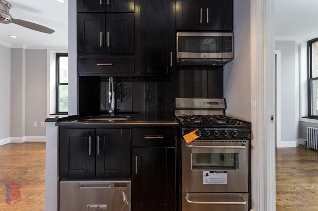 Photo - 396 E 10th St Unidad 6