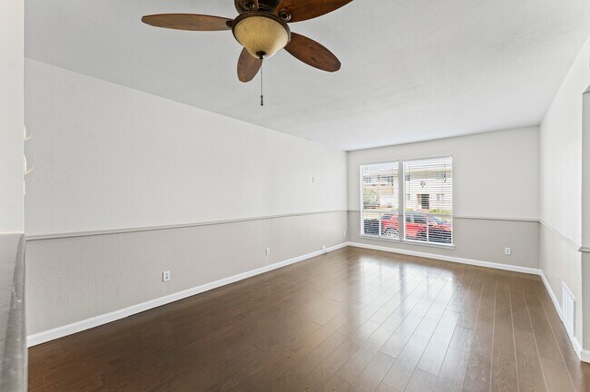 Photo - 2515 Shakespeare St Unit 1