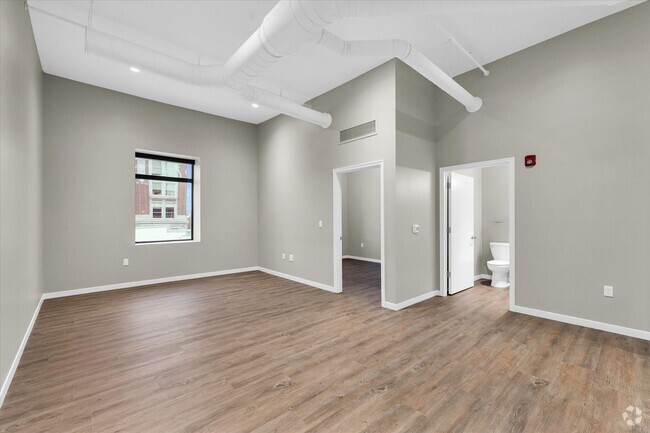Building Photo - 1 BED / 1 BATH APARTMENT IN DOWNTOWN CHAMP... Unit Neil Street Spritzer - #204