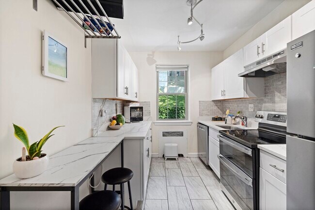 Photo - 1496 Beacon St Unidad 4 Rental