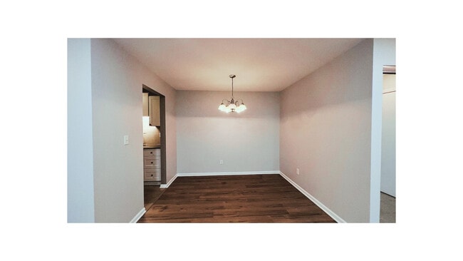 Photo - 566 Somerset Ln