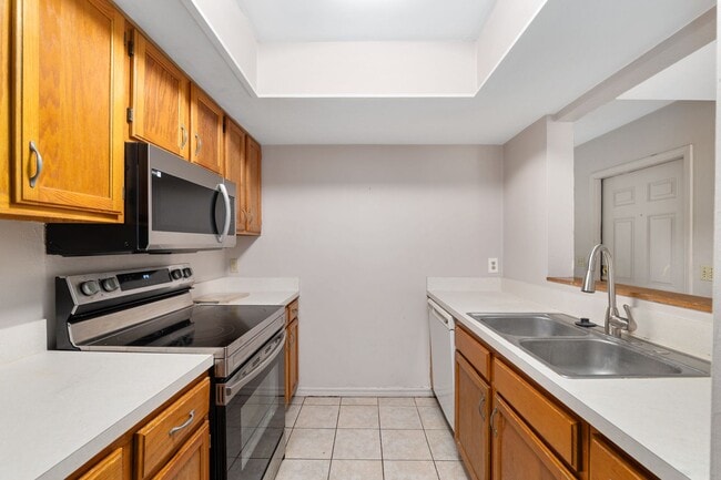 Photo - Spacious 3/3 townhome-style condo in Rockwood Villas with washer/dryer Unit I51