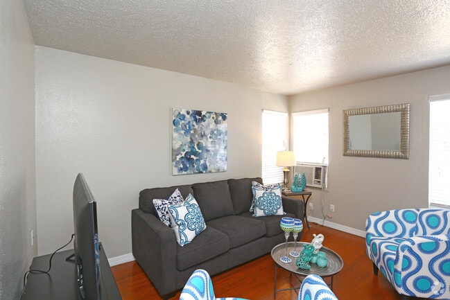 1BR, 1BA - 525SF - Living Area - The Vintage Apartments