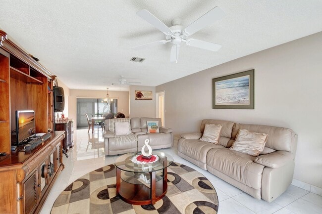 Photo - 4660 Greentree Pl