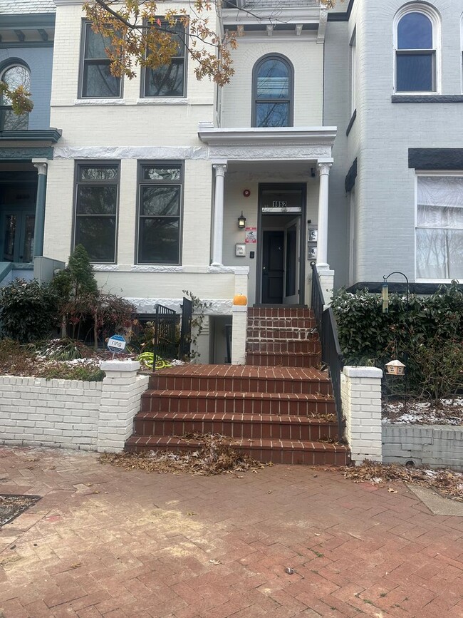 Building Photo - Modern 2 Bedroom, 2 Bathroom Penthouse with Parking in Historic LeDroit Park