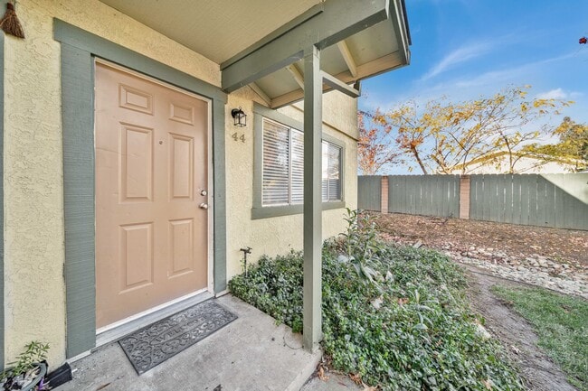 Photo - Heather Ridge Apartments