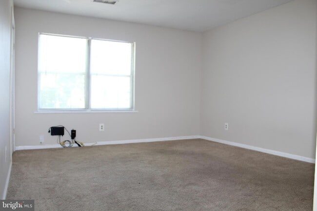 Photo - 426 Harmon Rd