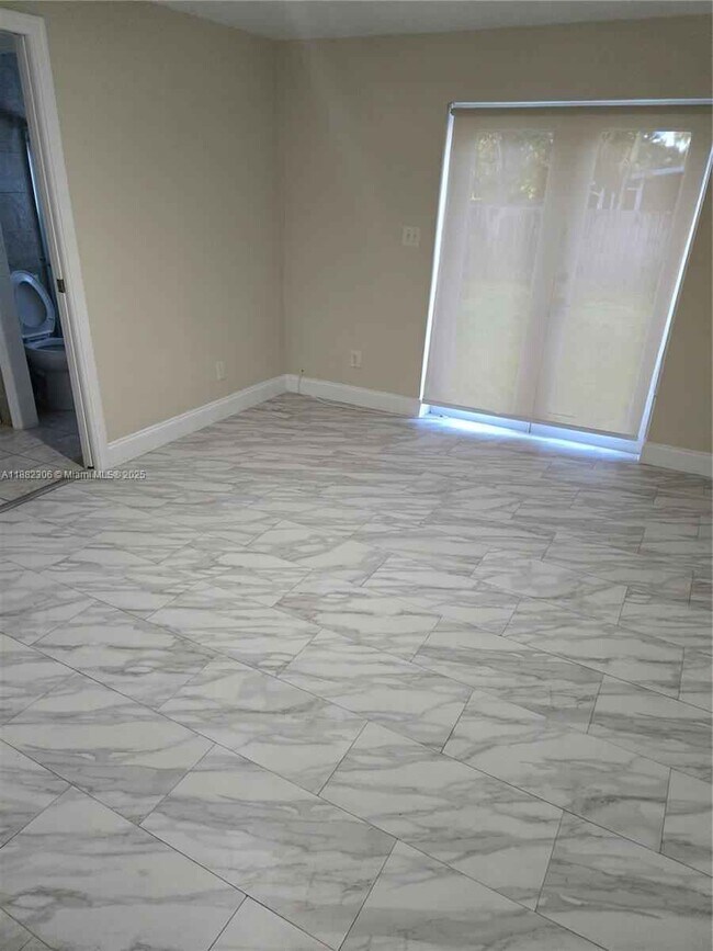 Photo - 2433 Garfield St