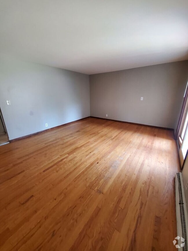 Building Photo - 4651 N 36th St. (12 unit)(ACE PROPERTY) Rental