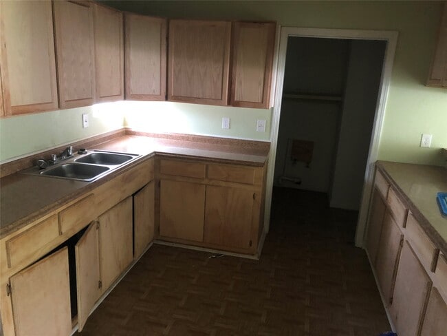 Photo - 4223 Rockingham St